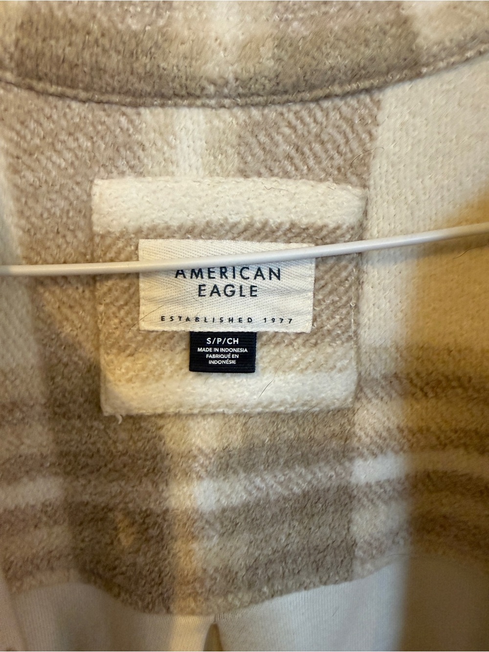 American Eagle Cream and Tan Plaid Button-Up Jacket - Picture 5 of 5
